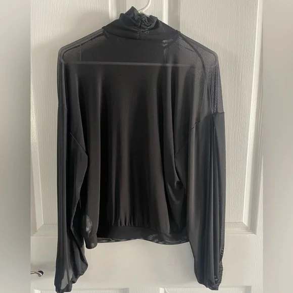 NWOT Express Mesh Gathered Mock Neck Blouson Sleeve Top - Picture 6 of 6